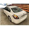 Image 22 : PARKSVILLE - 2011 NISSAN ALTIMA WHITE 244659 KMS - 140990-3