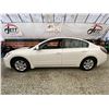 Image 23 : PARKSVILLE - 2011 NISSAN ALTIMA WHITE 244659 KMS - 140990-3