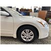 Image 25 : PARKSVILLE - 2011 NISSAN ALTIMA WHITE 244659 KMS - 140990-3