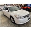 Image 9 : PARKSVILLE - 2011 NISSAN ALTIMA WHITE 244659 KMS - 140990-3
