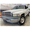 Image 1 : PARKSVILLE - 2001 DODGE RAM 2500 WHITE 173156 KMS - 580717-4