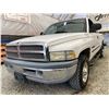 Image 2 : PARKSVILLE - 2001 DODGE RAM 2500 WHITE 173156 KMS - 580717-4