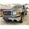 Image 2 : PARKSVILLE - 2011 GMC SIERRA GREY 295028 KMS - 429215-2