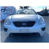 Image 5 : PARKSVILLE - 2012 KIA RONDO SILVER  81400 KMS - 394304-2