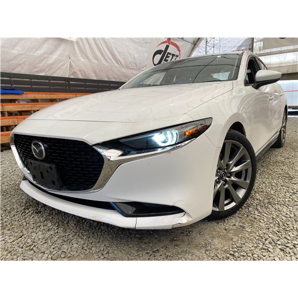 PARKSVILLE - 2020 MAZDA 3 WHITE 205521 KMS - 129818-1