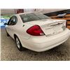 Image 20 : PARKSVILLE - 2000 FORD TAURUS WHITE 261281 KMS - B132351