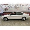 Image 23 : PARKSVILLE - 2000 FORD TAURUS WHITE 261281 KMS - B132351