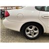 Image 27 : PARKSVILLE - 2000 FORD TAURUS WHITE 261281 KMS - B132351