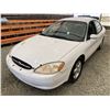 Image 3 : PARKSVILLE - 2000 FORD TAURUS WHITE 261281 KMS - B132351