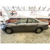 Image 23 : PARKSVILLE - 2003 TOYOTA CAMRY GREY 370809 KMS - 093303-2