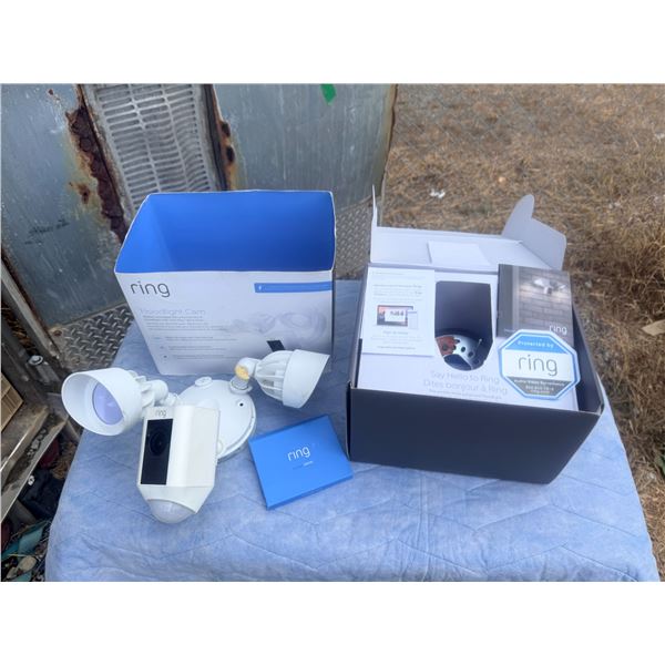 Ring Floodlight Cam Motion-Activated Security Camera & Floodlight