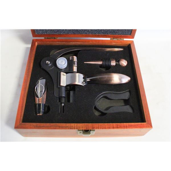 FANCY WINE GIFT SET BRUSHED BRONZE