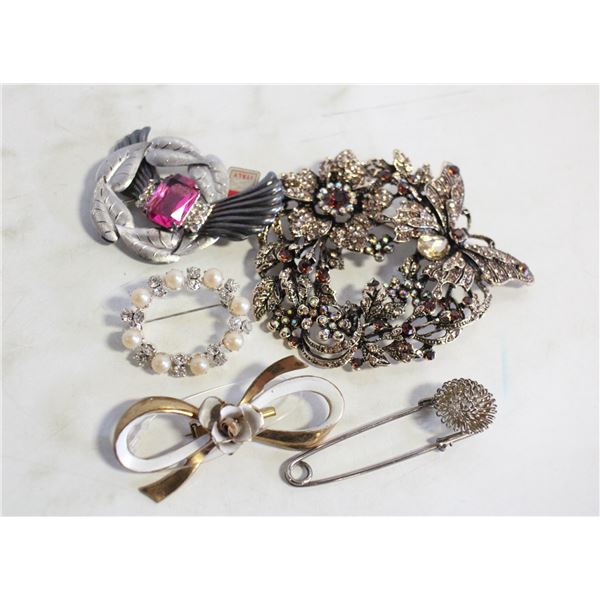 ESTATE VINTAGE BROOCH COLLECTION INCLUDES CORA