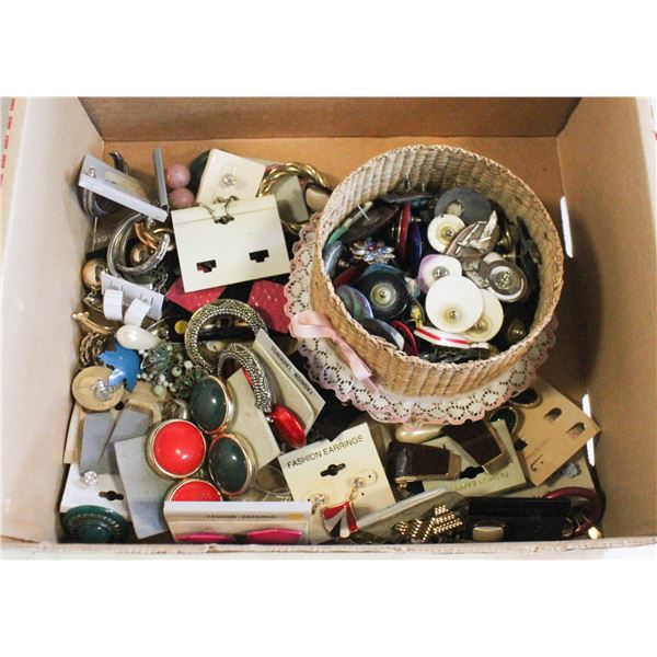 LOT OF MANY VINTAGE EARRINGS LOTS "NEW" OLD