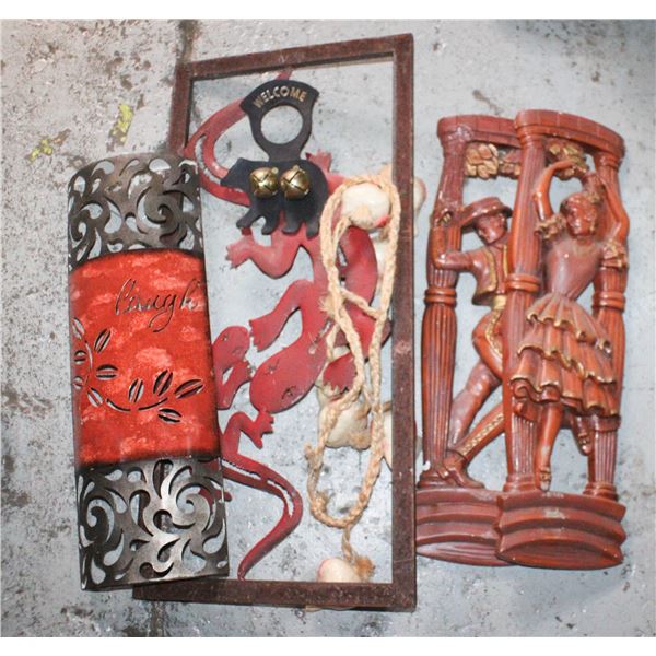 COLLECTION OF OUTDOOR DÉCOR