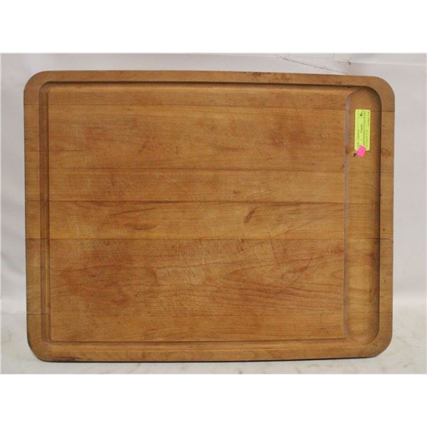 LARGE WOODEN CUTTING BOARD W/LEGS 23" X 18"