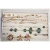 Image 1 : JEWELRY ORGANIZER TRAY WITH RINGS AND BANGLES
