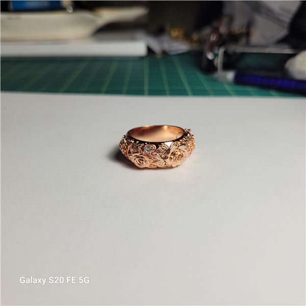 9)  ROSE GOLD TONE SIZE 8 HEAVILY