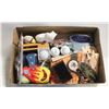 Image 1 : BOX FULL OF VINTAGE COLLECTIBLES