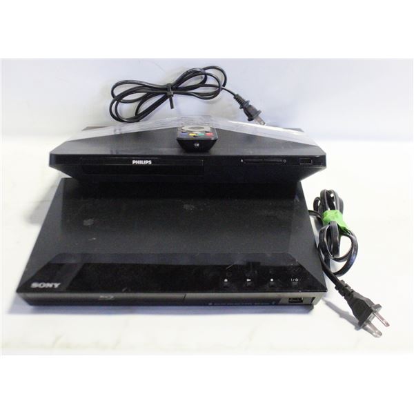 LOT 2 DVD PLAYERS PANASONIC AND SONY
