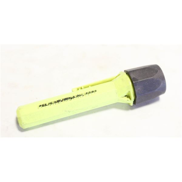 VINTAGE PELICAN WATERPROOF FLASHLIGHT