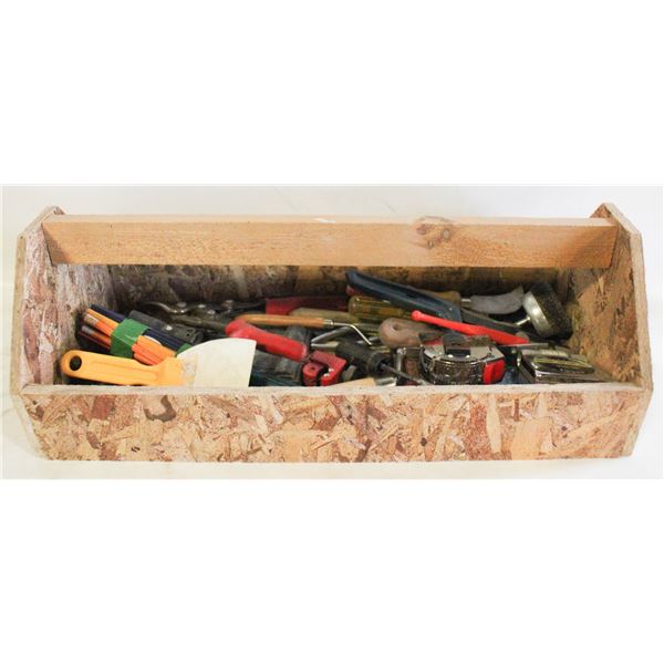 TOOLS IN WOODEN CADDY BOX ASSORTED LOT