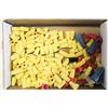 Image 1 : FLAT OF YELLOW AND MISC MARRETTES