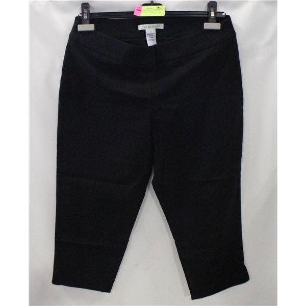 CLEO CAPRI WOMEN'S PANT SIZE MED PETITE NEW WITH
