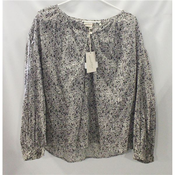 NEW WITH TAGS UNIVERSAL THREAD WOMEN'S