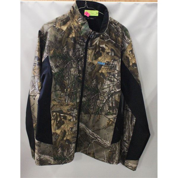 LARGE CAMO JACKET, FRONT ZIPPER, SIDE