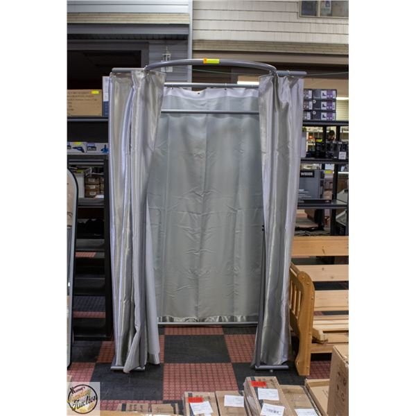 MOBILE CHANGE ROOM W/ PULL AROUND PRIVACY CURTAIN