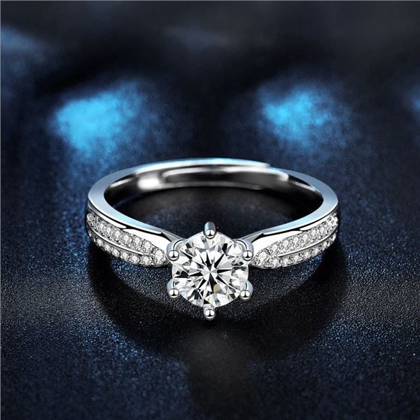 1 CT GRA CERTIFIED ROUND BRILLIANT MOISSANITE