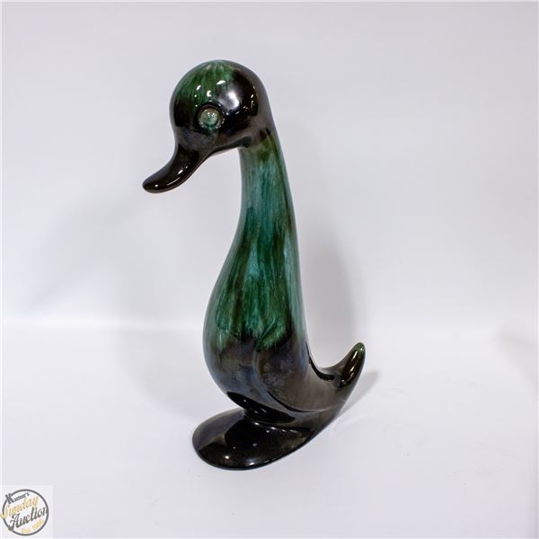 BMP STYLE POTTERY DUCK