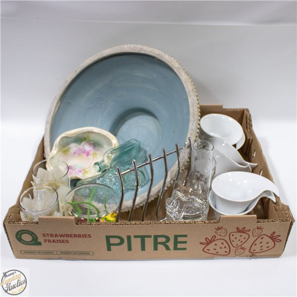 FLAT OF GLASSWARE VINTAGE