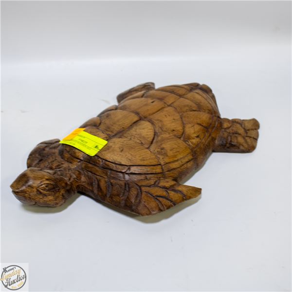 HANDCARVED WOODEN SEA TURTLE DÉCOR