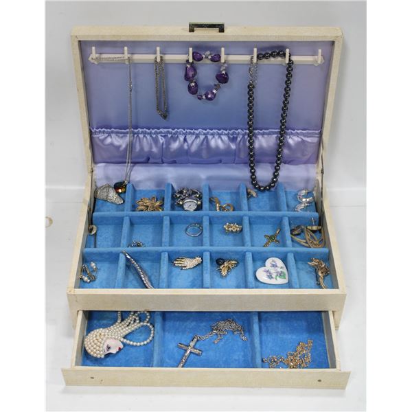 VINTAGE ESTATE JEWELRY BOX AND CONTENTS
