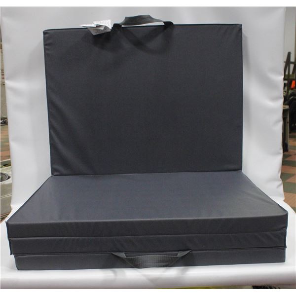 FOLDING MAT