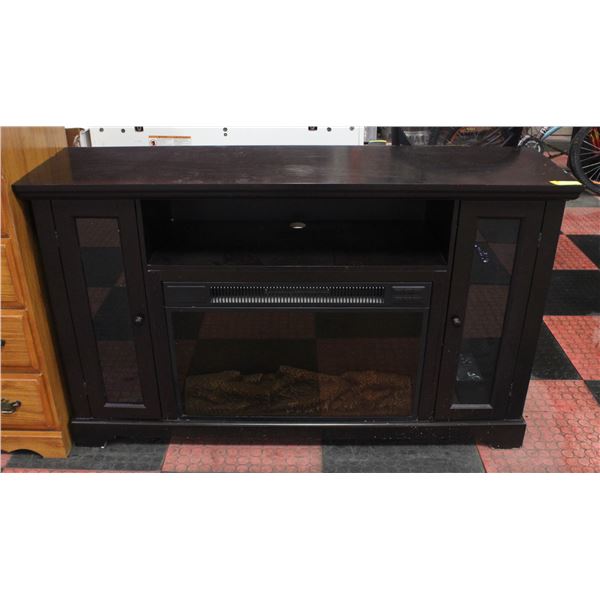 ELECTRIC FIREPLACE LIVINGROOM MANTEL