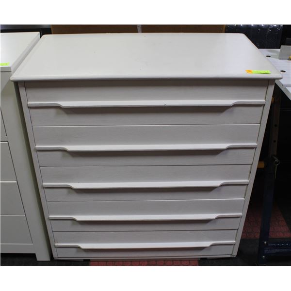 WHITE 5 DRAWER DRESSER H-35.25" W-18.5" L-33.5"