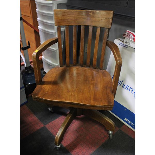 VINTAGE WOOD OFFICE CHAIR