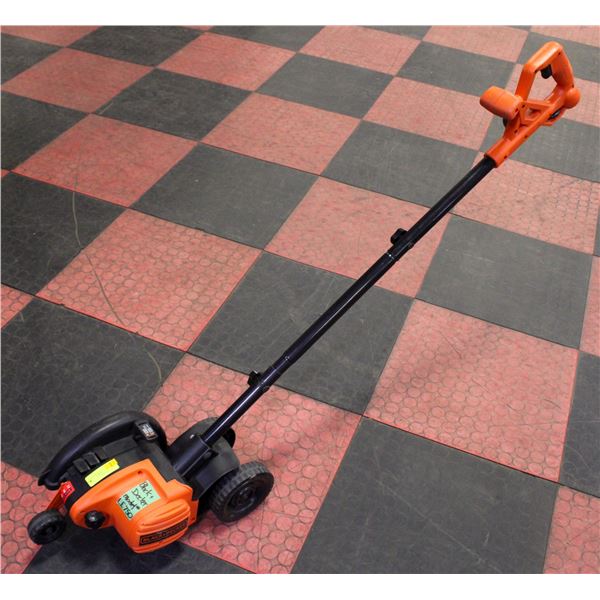 BLACK & DECKER LAWN EDGER MODEL LE750