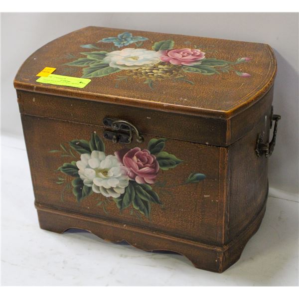 HAND PAINTED FLORAL MOTIF CHEST STYLE