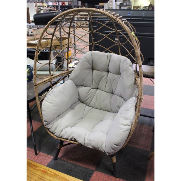 EGG STYLE WICKER OUTDOOR LOUNGE CHAIR