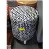 Image 1 : WHITE AND BLACK ROUND FOOT STOOL
