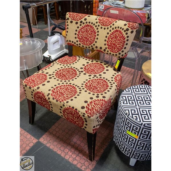 WIDE SEAT ACCENT CHAIR