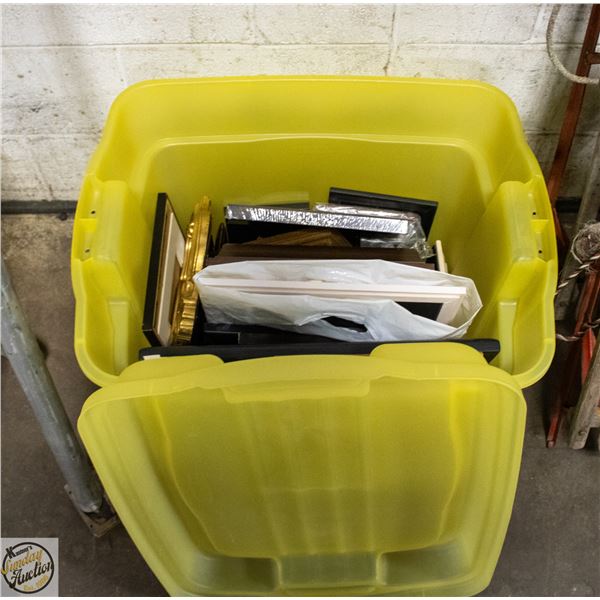 RUBBERMAID TOTE WITH 25+ PICTURE FRAMES
