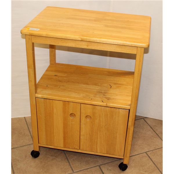 PORTABLE WOODEN TABLE ON WHEELS