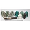 Image 1 : BOX OF 10 GLASS INSULATORS OF VARIOUS COLOURS,
