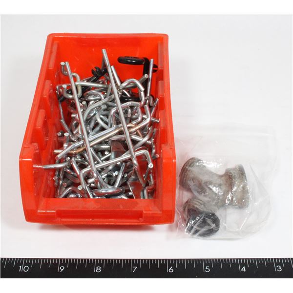 LOT OF HOOKS AND Y-PIPE