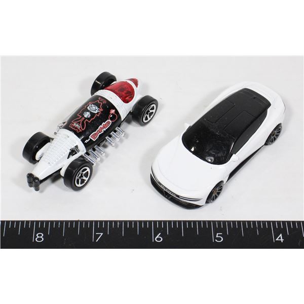1 LAKESTER 1997 SMALL CAR, 1 HOT WHEELS DELOREAN